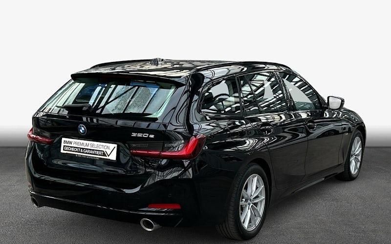 Gebraucht BMW 320e 204 PS (150 kW) 2022 Schwarz Kombi