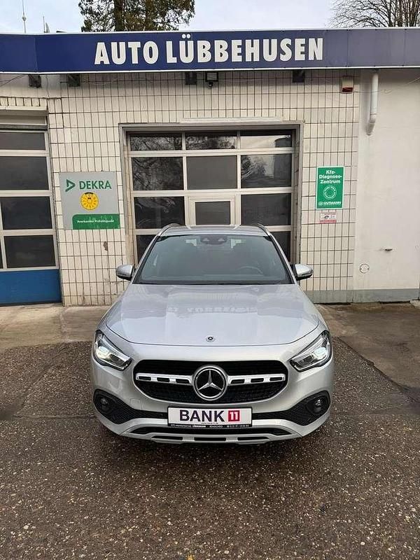Gebraucht Mercedes GLA180 136 PS (100 kW) 2021 Iridiumsilber  metalliclack SUV