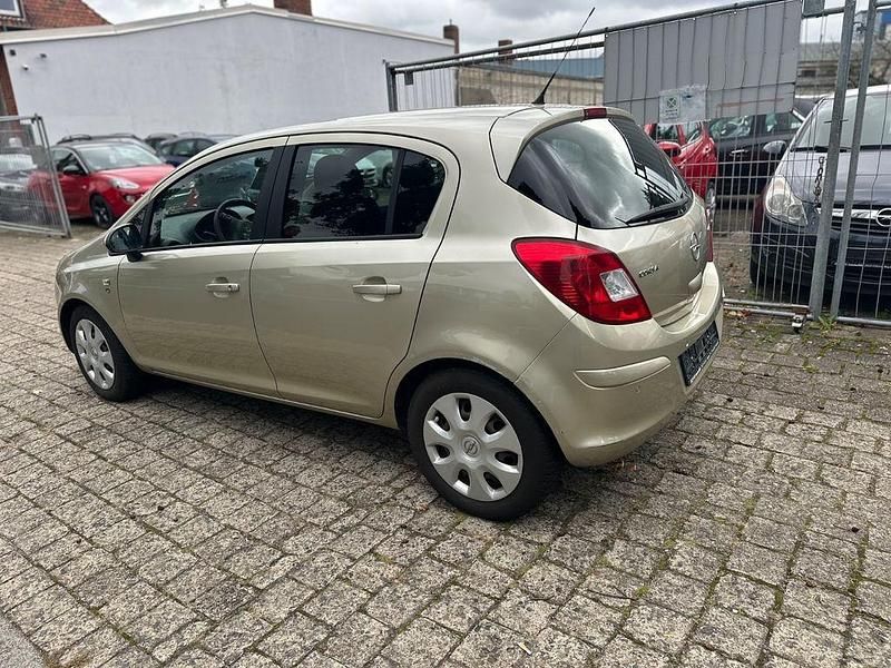 Gebraucht Opel Corsa Edition 69 PS (50 kW) 2010 Silber Limousine