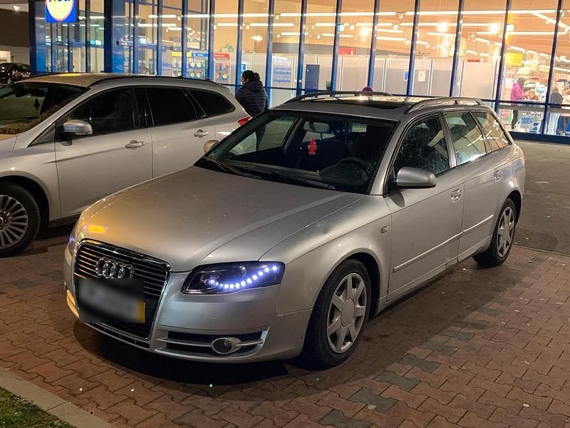 Silber Gebraucht 2005 Audi A4 Kombi | 1.350 € (Superpreis) - Bild 1/4