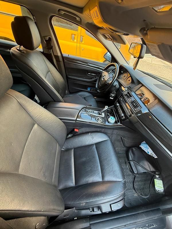 Gebraucht BMW 525 300 PS (220 kW) 2010 Braun Limousine