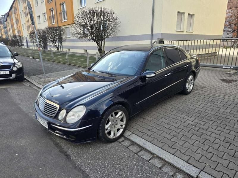 Gebraucht Mercedes E320 Avantgarde 204 PS (150 kW) 2004 Blau Limousine