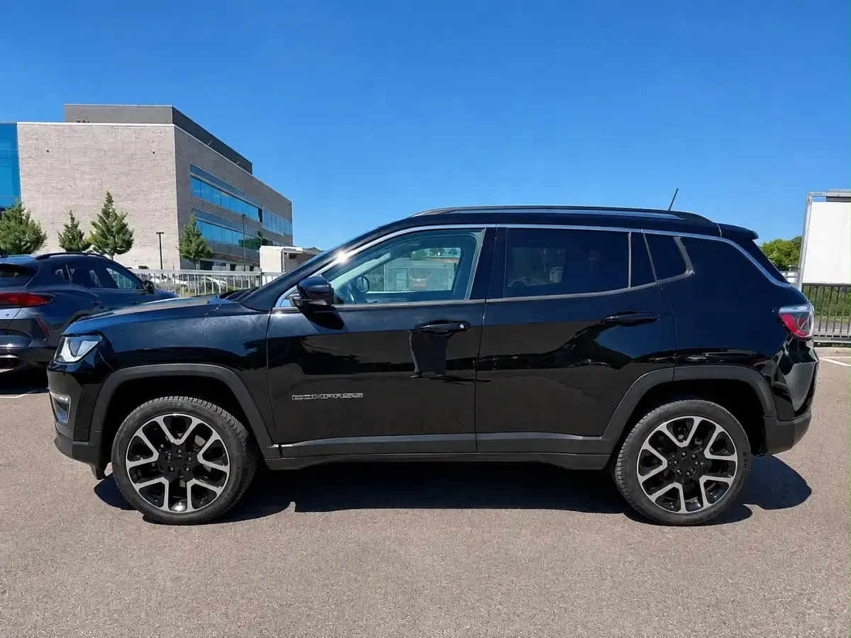 Gebraucht Jeep Compass Limited 170 PS (125 kW) 2018 Schwarz SUV