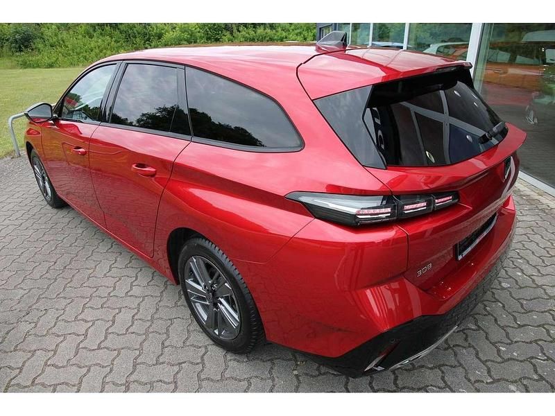 Gebraucht Peugeot 308 SW Allure 131 PS (96 kW) 2024 Elixir rot Kombi