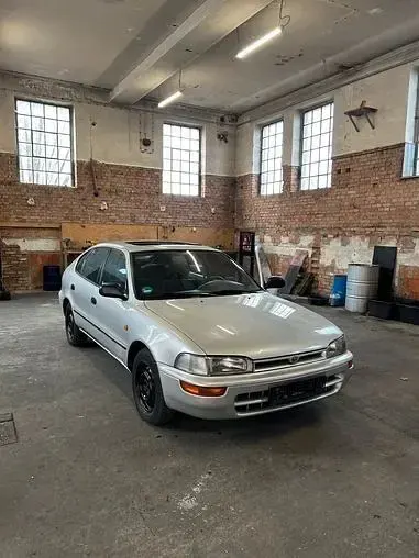 Gebraucht Toyota Corolla Team 114 PS (83 kW) 1994 Silber Limousine