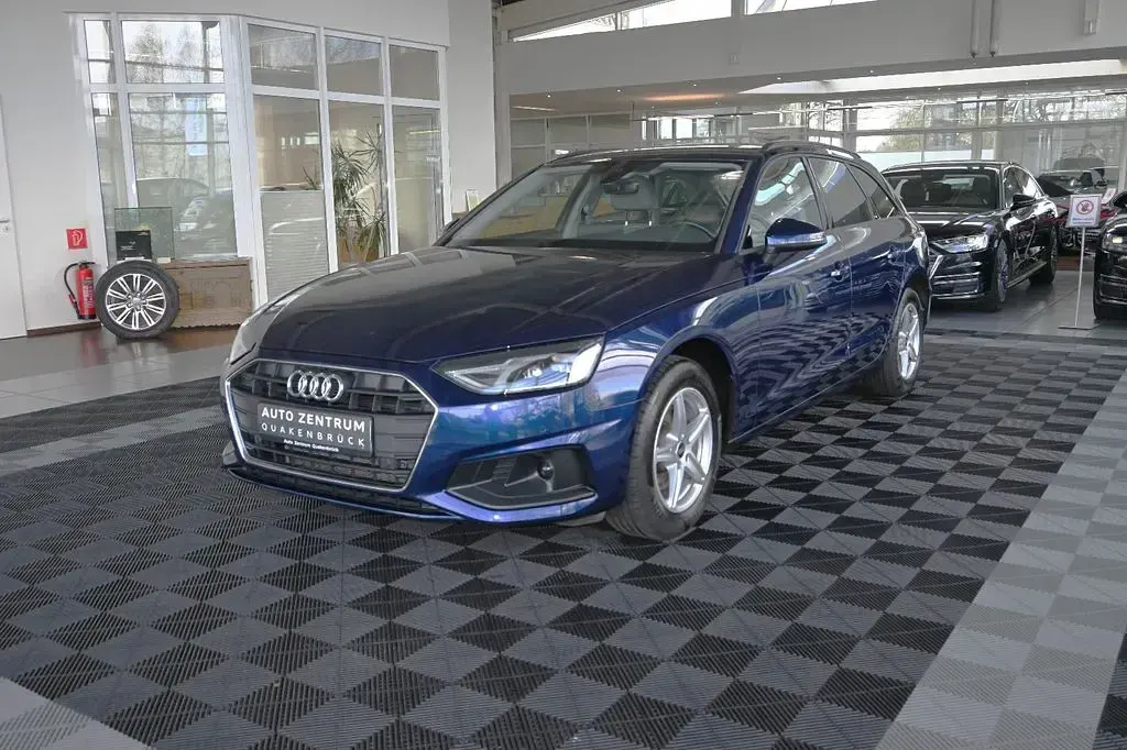 Używany Audi A4 163 KM (119 kW) 2022 Niebieski Kombi