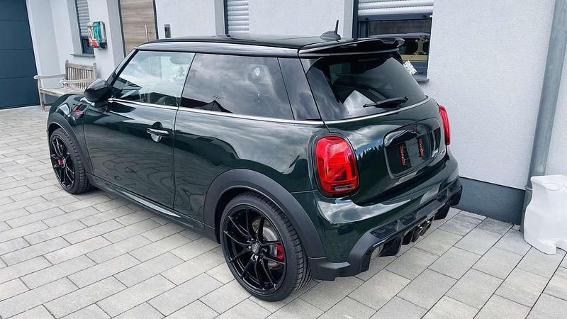 Gebraucht Mini John Cooper Works 231 PS (169 kW) 2023 Grün Kleinwagen