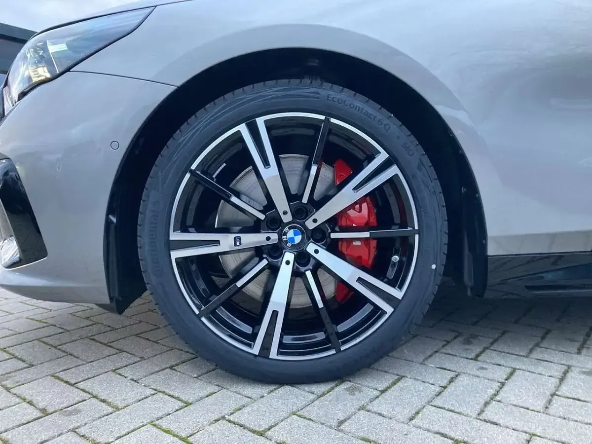 Neu BMW 540 M Sport 286 PS (210 kW) 2025 Grau Kombi