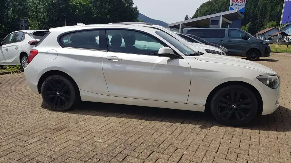 Gebraucht BMW 114 102 PS (75 kW) 2013 Mineralweiss Kleinwagen