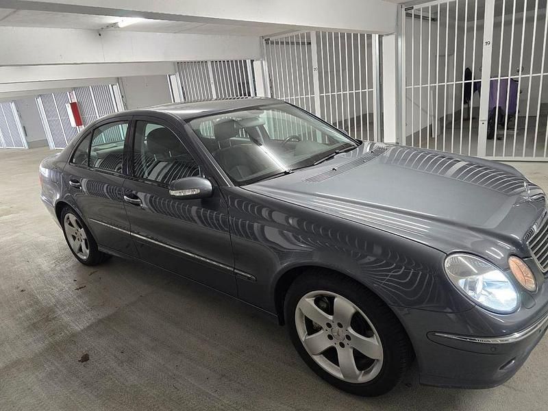 Gebraucht Mercedes E350 Elegance 272 PS (200 kW) 2005 Grau Limousine