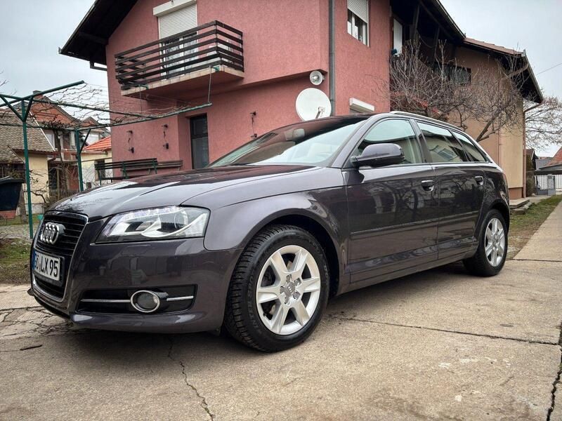Violet Gebraucht 2012 Audi A3 Sportback Ambiente Limousine | 7.850 € (Fairer Preis) - Bild 1/4