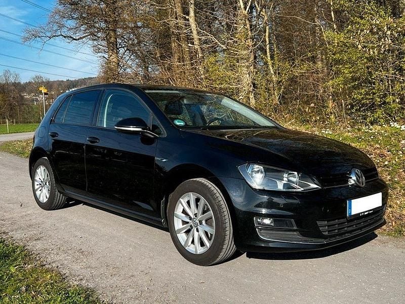 Gebraucht VW Golf VII LOUNGE 110 PS (80 kW) 2015 Schwarz Limousine