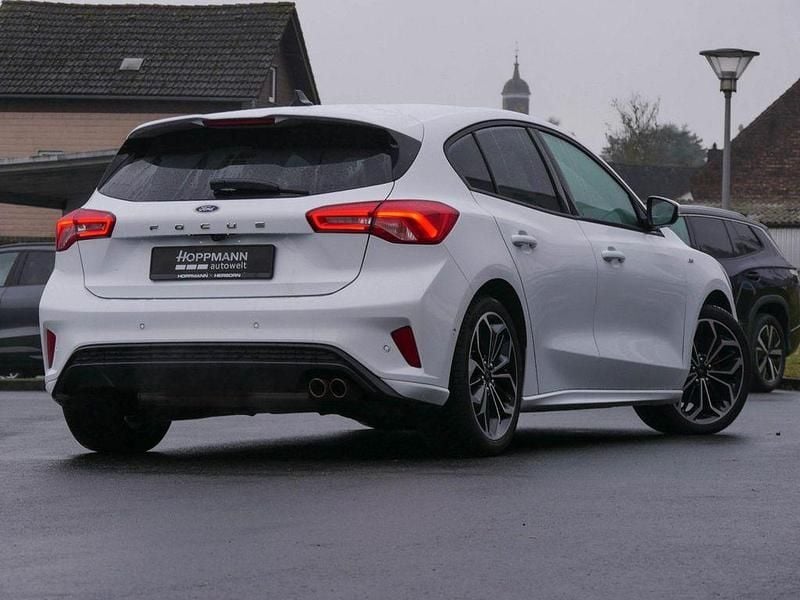 Gebraucht Ford Focus ST-Line X 182 PS (133 kW) 2020 Weiß Limousine
