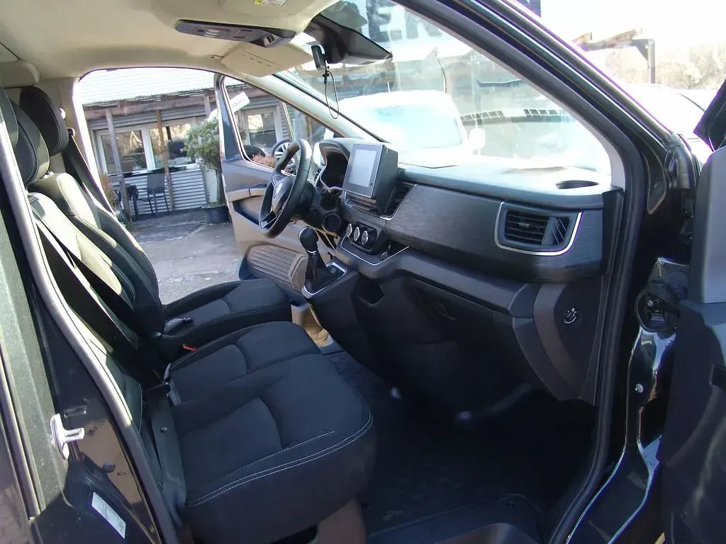 Gebraucht Renault Trafic Life 150 PS (110 kW) 2023 Grau Van / Kleinbus
