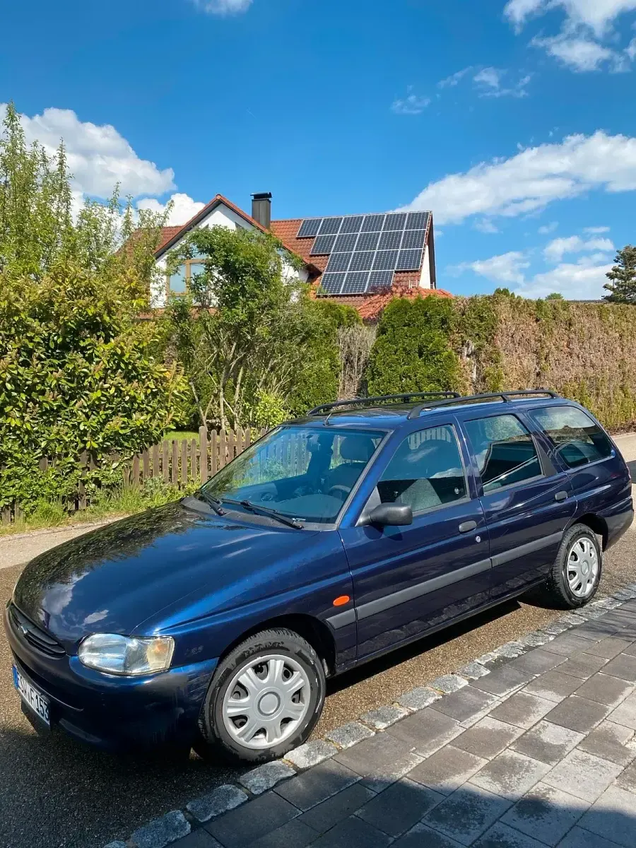 Gebraucht Ford Escort 90 PS (66 kW) 1992 Blau Kombi