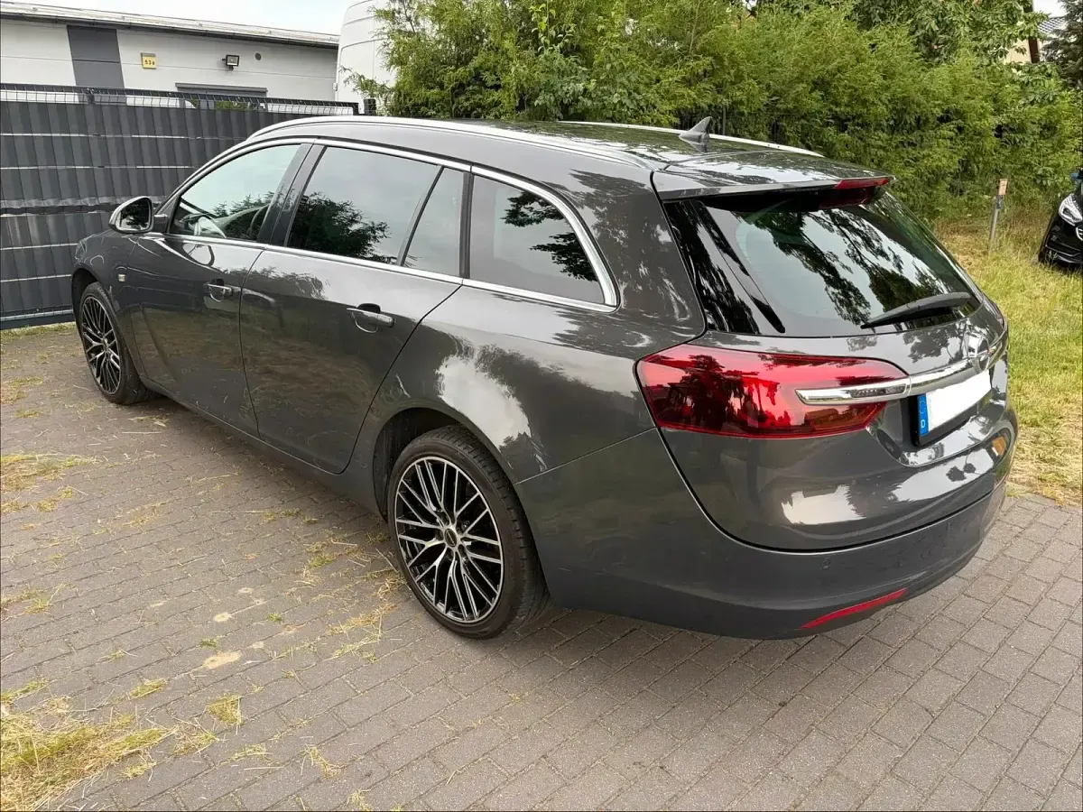 Gebraucht Opel Insignia Innovation 140 PS (102 kW) 2015 Grau Kombi
