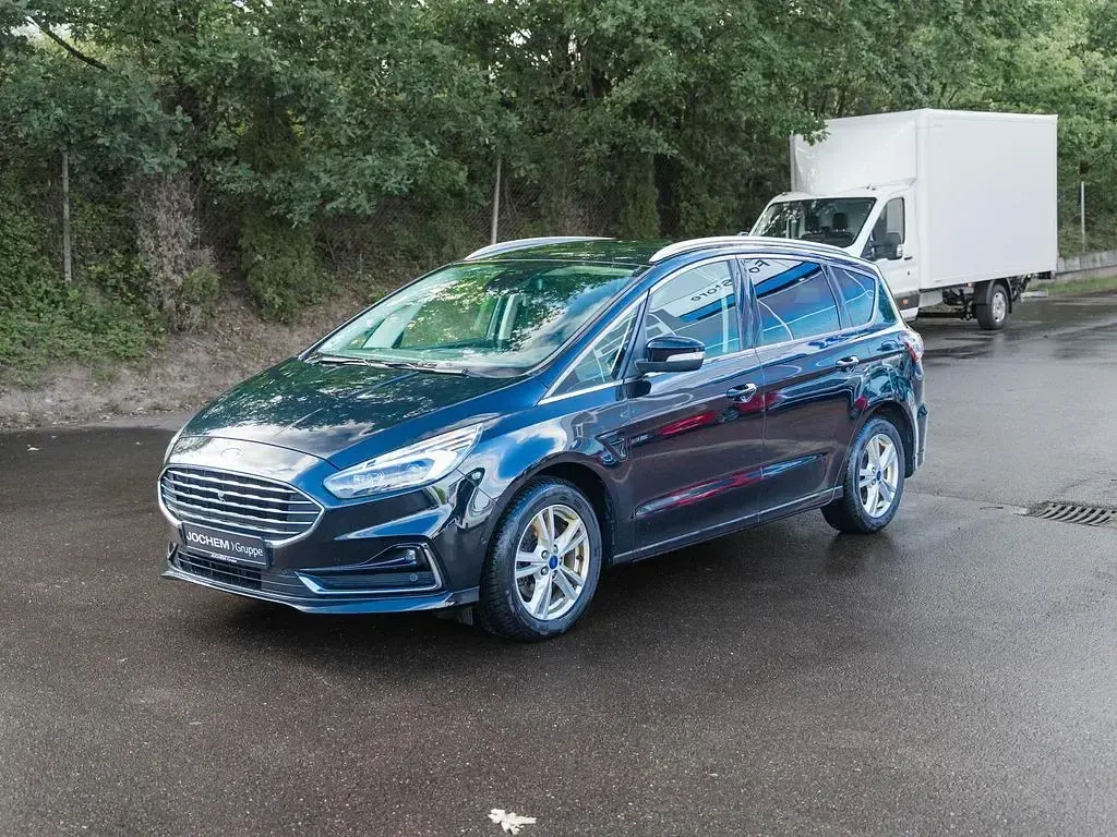 Gebraucht Ford S-MAX Titanium 190 PS (139 kW) 2023 Schwarz Van / Kleinbus