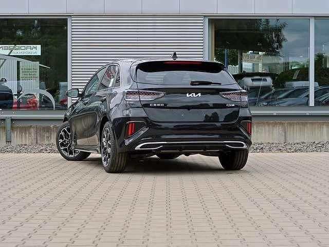 Neu Kia Ceed GT-Line 140 PS (102 kW) 2025 (1k) black pearl m Kleinwagen