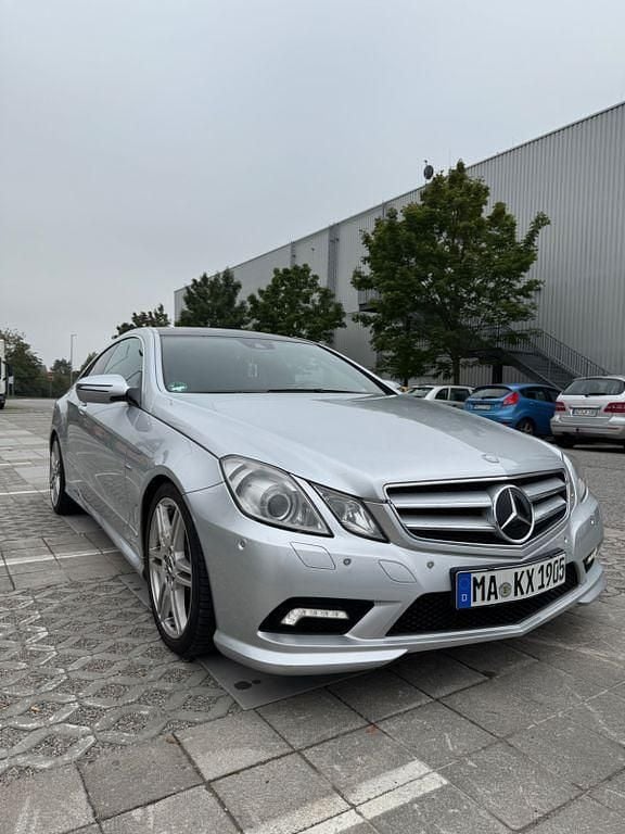 Gebraucht Mercedes E350 AMG 292 PS (214 kW) 2009 Grau Coupé
