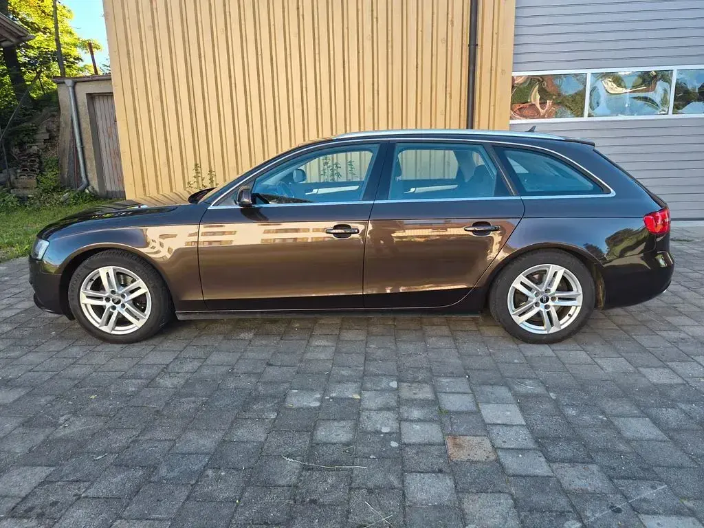 Gebraucht Audi A4 Ambiente 163 PS (119 kW) 2015 Braun Kombi