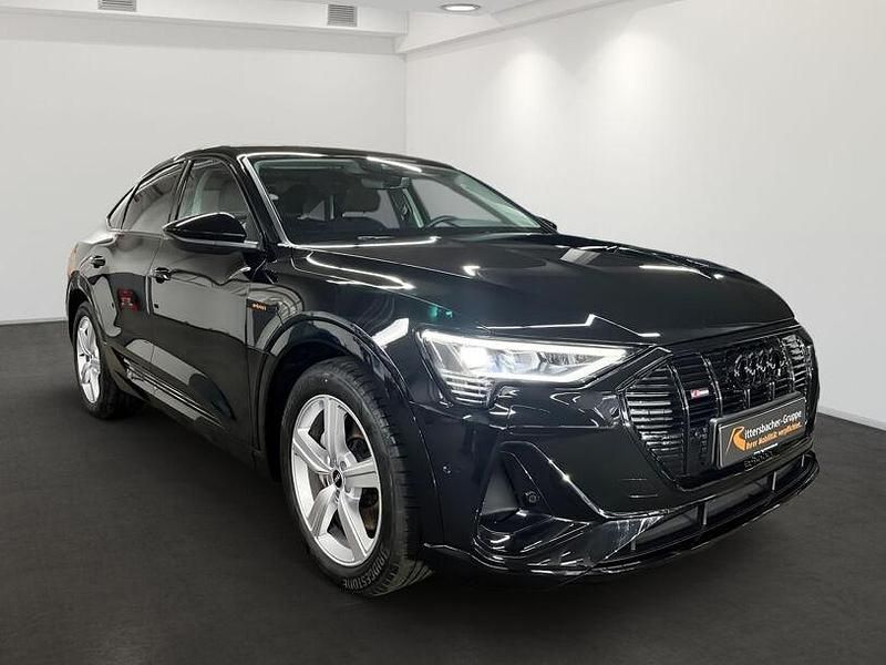 Gebraucht Audi e-tron S-Line 230 kW (313 PS) 2022 Mythosschwarz metallic SUV