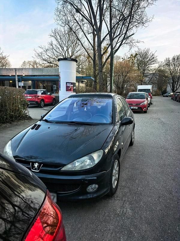 Gebraucht Peugeot 206 75 PS (55 kW) 2001 Schwarz Kleinwagen