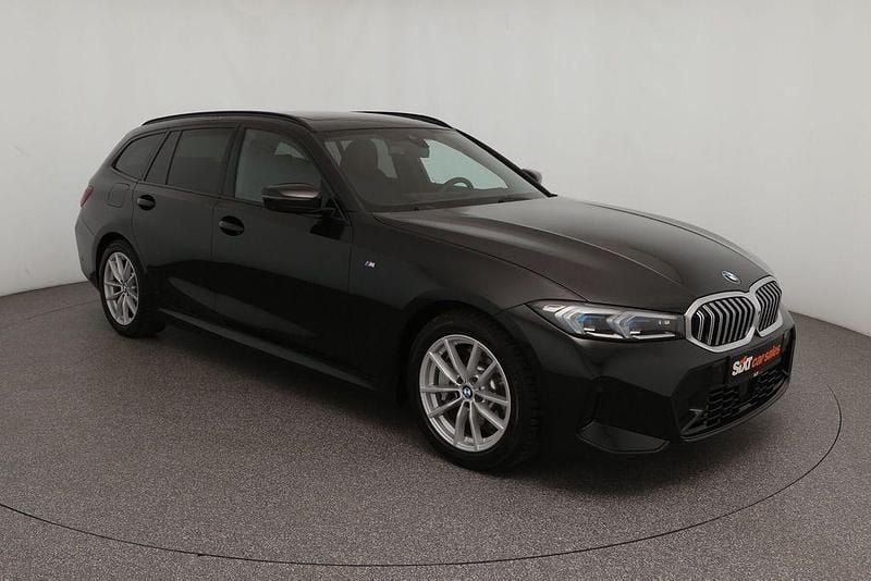 Gebraucht BMW 330 M Sport 286 PS (210 kW) 2025 Black sapphire Kombi