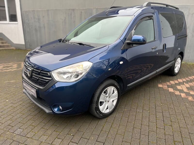 Blau Gebraucht 2018 Dacia Dokker Comfort Van | 11.999 € (Fairer Preis) - Bild 1/4