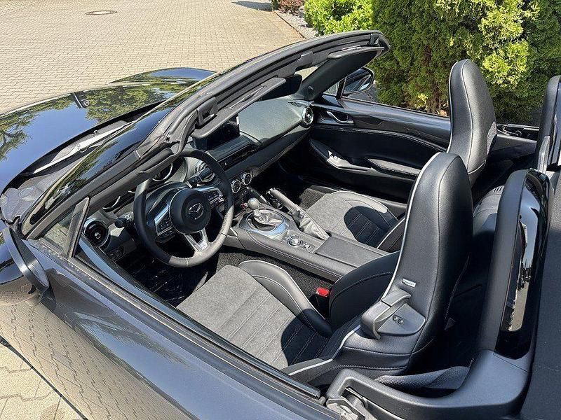 Neu Mazda MX5 132 PS (97 kW) 2025 Grau Cabrio