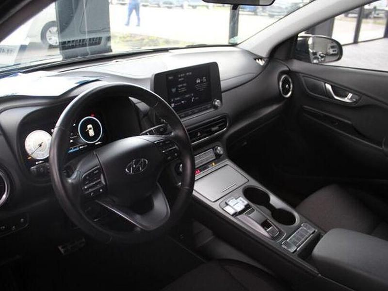 Gebraucht Hyundai Kona Select 100 kW (136 PS) 2021 Schwarz SUV