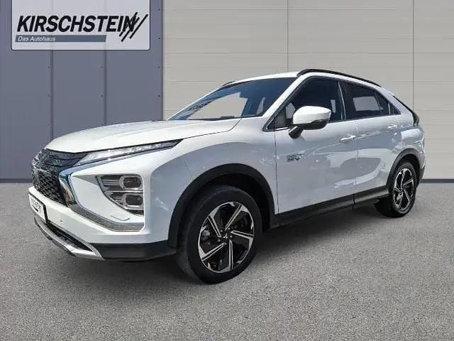 Używany Mitsubishi Eclipse Cross Plus 188 KM (138 kW) 2022 Biały SUV