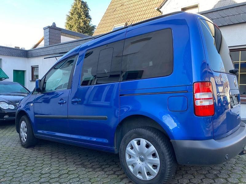 Usata VW Caddy Startline 86 CV (63 kW) 2011 Blu Monovolume