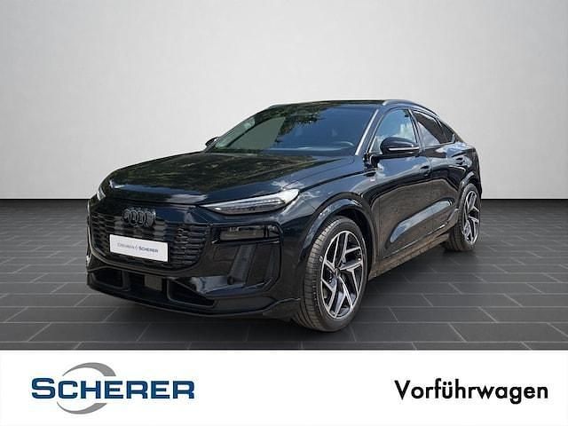 Mythosschwarz metallic Gebraucht 2025 Audi Q6 Sportback e-tron Ambiente SUV | 77.770 € (Teuer) - Bild 1/4