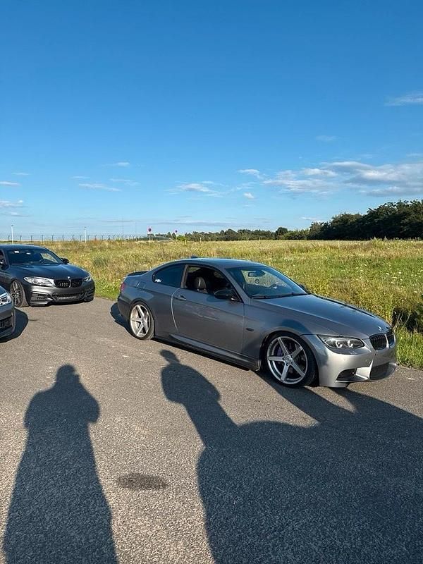Grau Gebraucht 2009 BMW 335 M Sport Coupé | 14.000 € (Guter Preis) - Bild 1/4