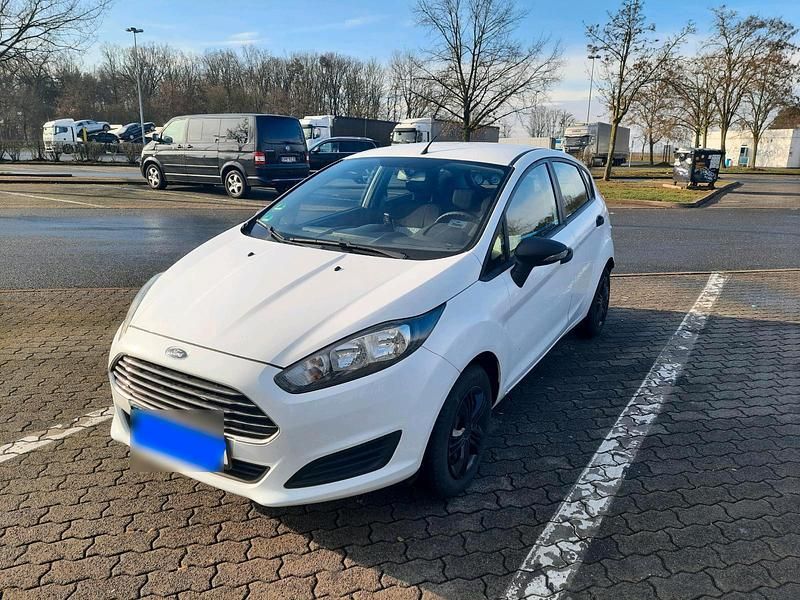 Gebraucht Ford Fiesta 54 PS (39 kW) 2012 Weiß Kleinwagen