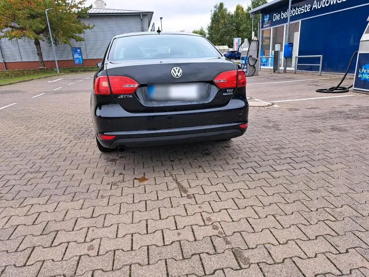 Gebraucht VW Jetta 105 PS (77 kW) 2012 Limousine