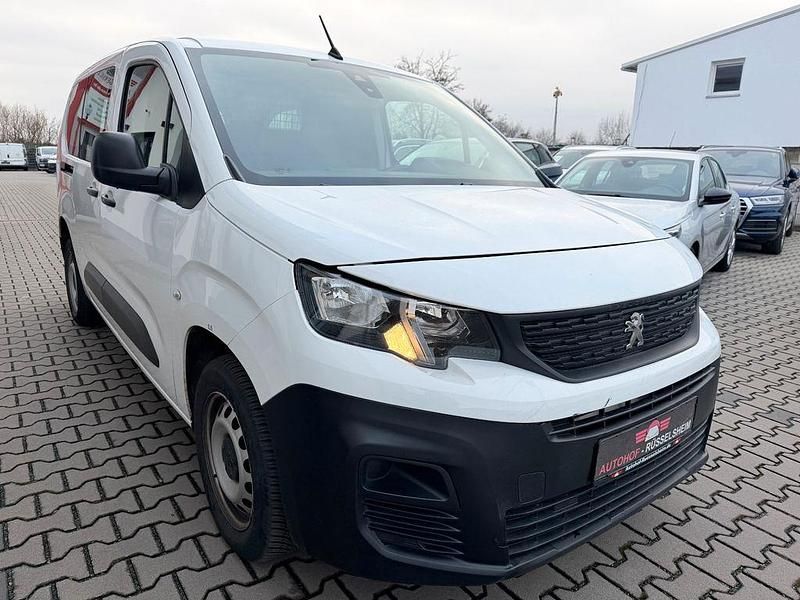 Gebraucht Peugeot Partner 102 PS (75 kW) 2021 Weiß Van / Kleinbus
