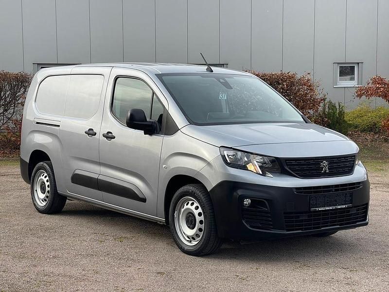 Grau Gebraucht 2019 Peugeot Partner Van | 13.500 € (Guter Preis) - Bild 1/4