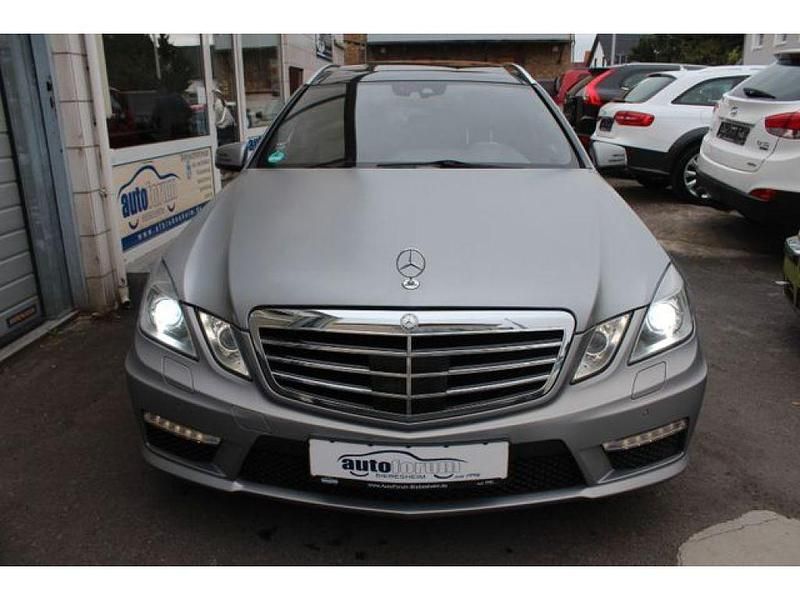 Gebraucht Mercedes E63 AMG 557 PS (409 kW) 2011 Designo magno (metallic) Kombi
