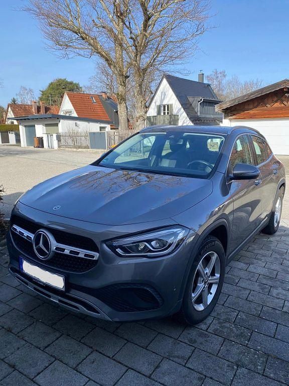 Gebraucht Mercedes GLA220 Progressive 190 PS (139 kW) 2022 Grau SUV