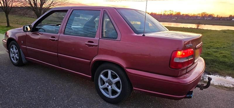 Gebraucht Volvo S70 144 PS (105 kW) 1998 Rot Limousine