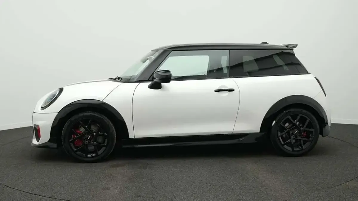 Używany Mini John Cooper Works 231 KM (169 kW) 2025 Biały Hatchback