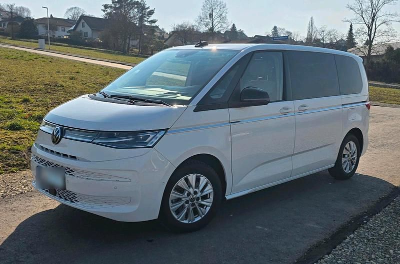 Second-hand VW Multivan Style 204 CP (150 kW) 2022 Alb Monovolum