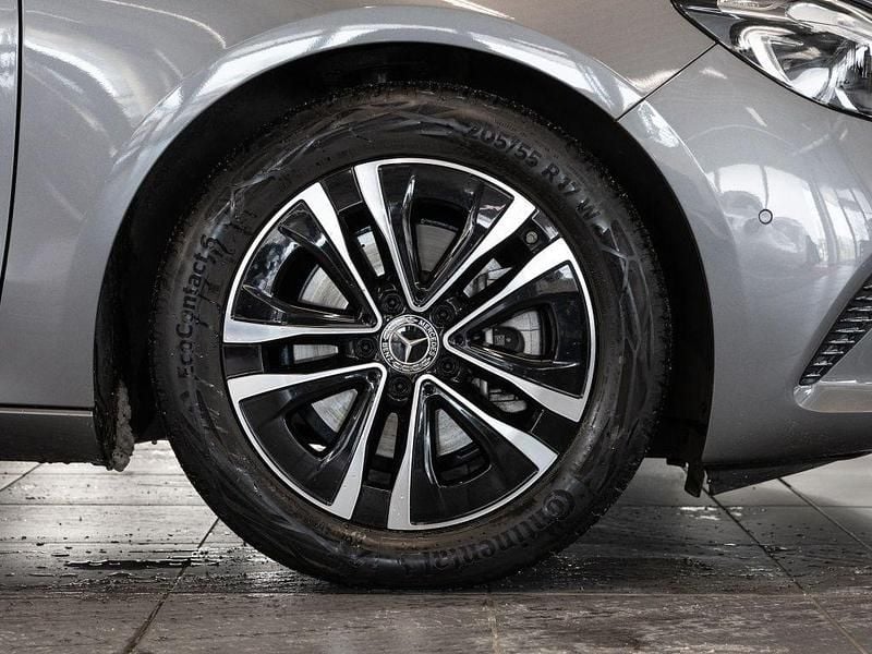 Gebraucht Mercedes B180 Progressive 136 PS (100 kW) 2024 Grau Van / Kleinbus