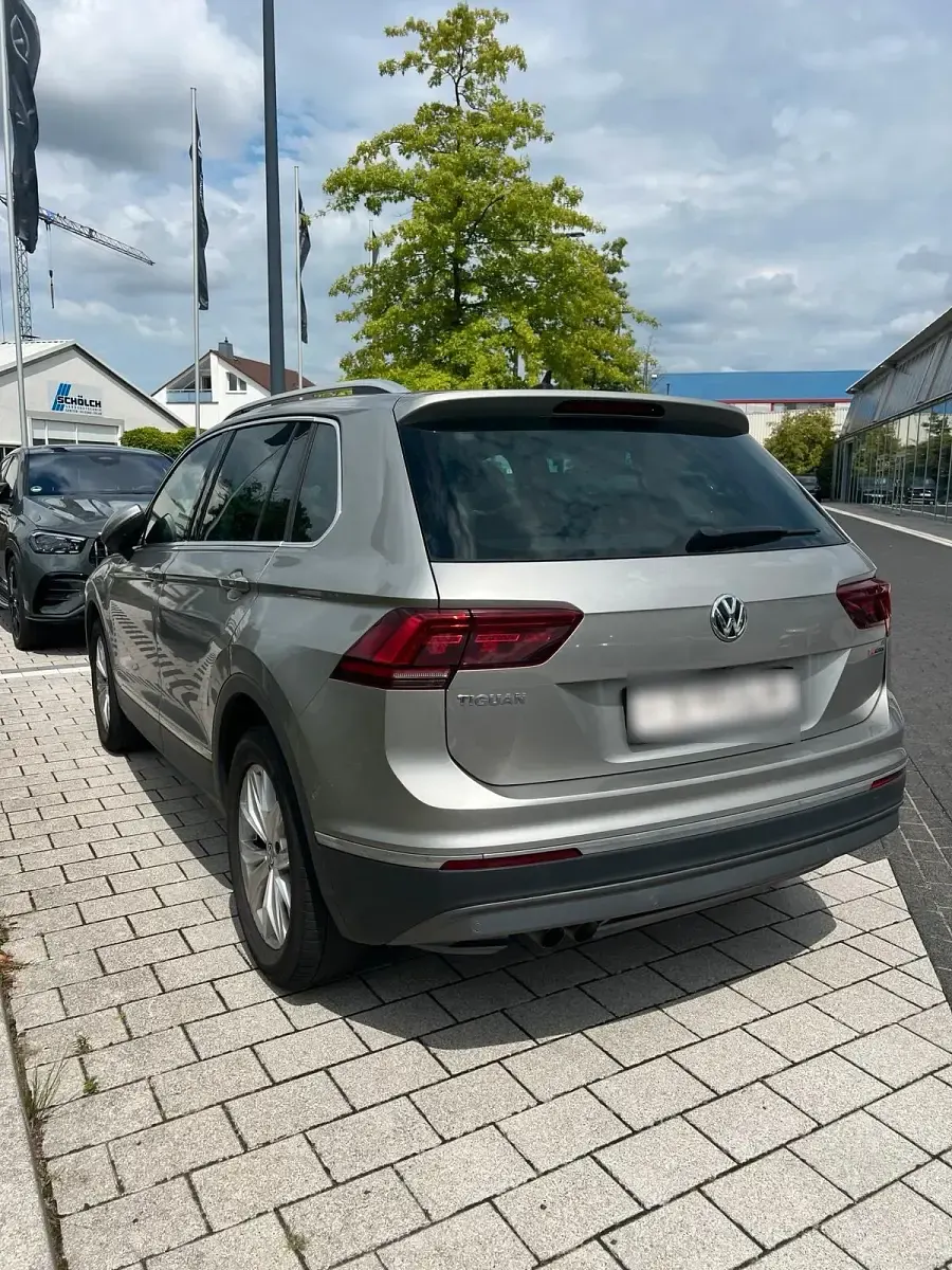Gebraucht VW Tiguan Individual 150 PS (110 kW) 2020 Grau SUV