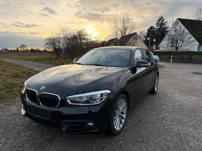 Schwarz Gebraucht 2016 BMW 120 Sport Line Kleinwagen | 17.990 € (Fairer Preis) - Bild 1/4
