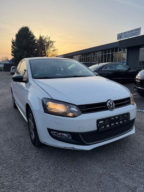 Gebraucht VW Polo Style 60 PS (44 kW) 2012 Weiß Kleinwagen