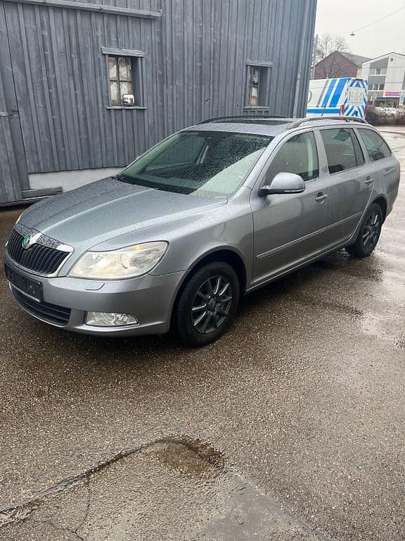Gebraucht Skoda Octavia Ambition 160 PS (117 kW) 2013 Kombi
