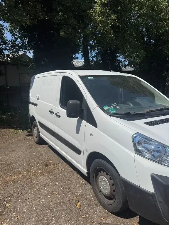 Gebraucht Toyota Proace 128 PS (94 kW) 2016 Weiß Van / Kleinbus