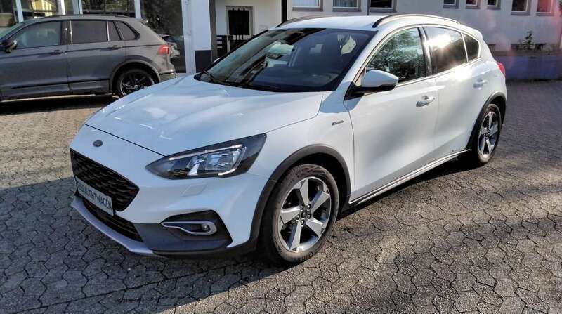 Frostweiß Gebraucht 2021 Ford Focus Active Kleinwagen | 18.490 € (Fairer Preis) - Bild 1/4